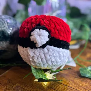 Poke Ball - Handmade Crochet