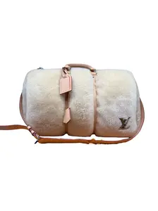 Pre-owned Louis Vuitton fur Travel Bags Keepall Bandoulière 50 (Shearling)