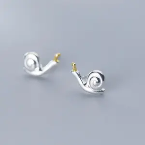 s925 sterling silver Snail Stud Earrings，Minimalist Simple Unique Earrings for galentine‘s party valentine’s day gift，fashion zirconia earrings，anniversary holiday jewelry，gift for women
