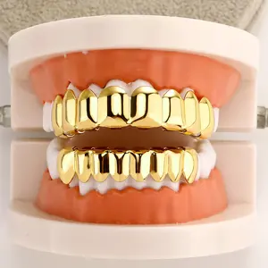 New best-selling hip-hop smooth thickened eight-tooth mirror braces high-quality braces Christmas cool dental accessories hipster rap accessories braces exquisite elegant temperament jewelry cool braces.
