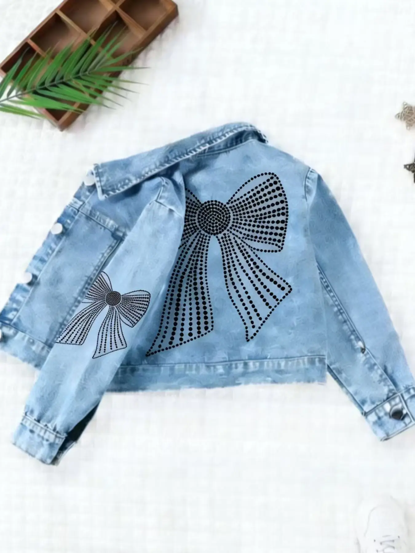 Diamond Bow Print Denim Jacket for Kids, Toddler Denim Jacket, Collared Jacket, Girls' Casual Top, Stylish Sweet Sparkle Clothing, Light Blue Jean Jacket