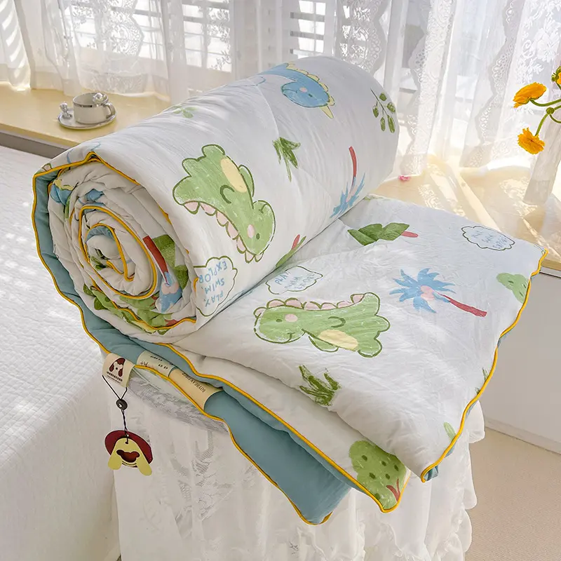 Dinosaur printed summer quilt, dinosaur bed cover bedding set, 1-piece skin-friendly soft and breathable air-conditioning quilt, suitable for bedrooms, living rooms or dormitories, lightweight and soft quilt