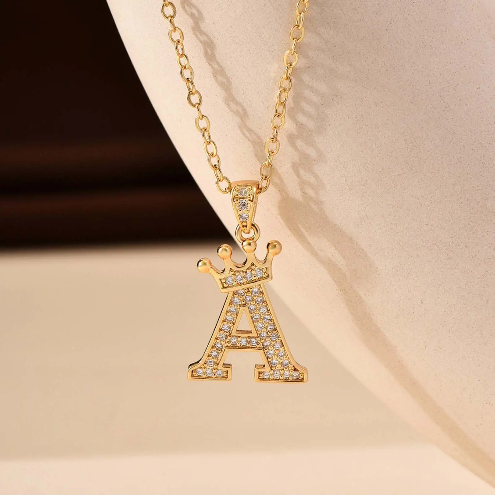 Crown A-Z Initial Zircon Necklace Personalized Alphabet Pendant Jewelry for Women Men Couples Stylish Everyday Party Gift