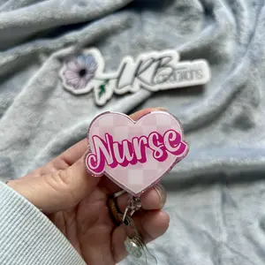 Checkered Nurse Heart Badge ~ Retractable Badge Reel ID Holder ~ Customizable ~ Handmade ~ Nurse Badge Reel ~ Teacher Lanyard ~ Magnetic Pin ~ Stethoscope Tag ~ Magnet ~ Phone Grip ~ Medical