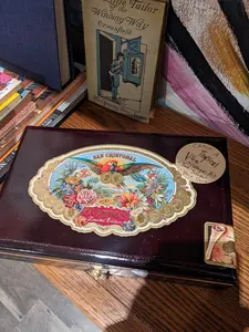 Tropical Vibe Cigar Box