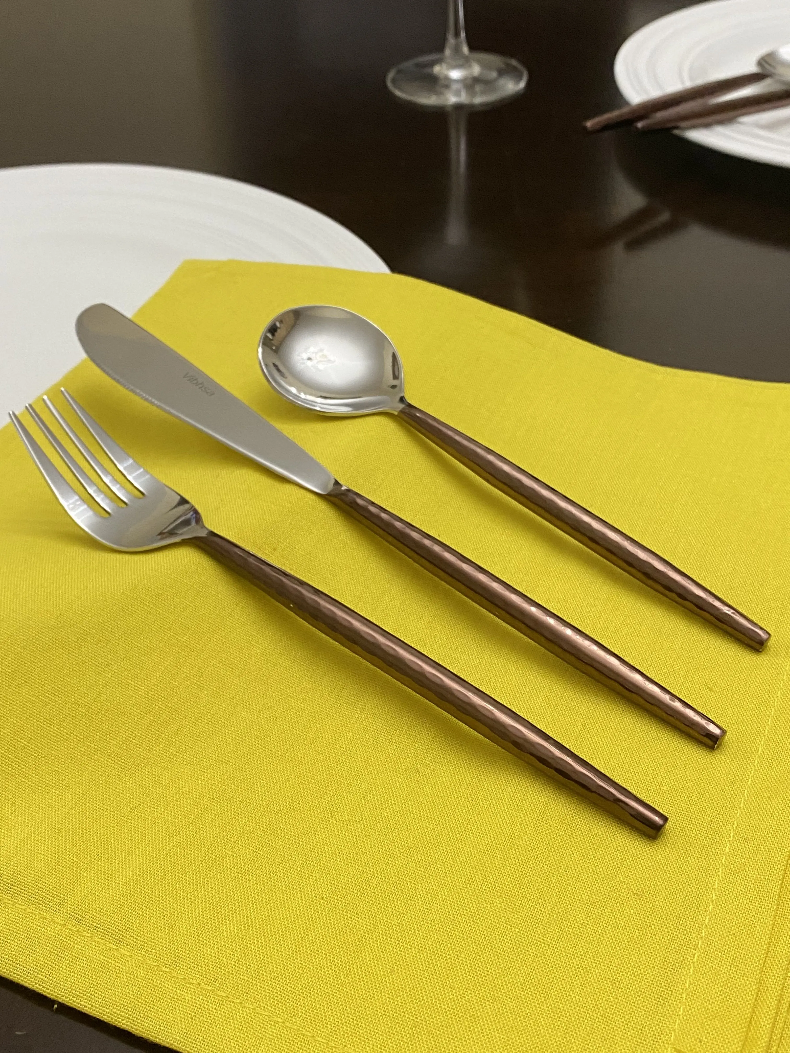Vibhsa Hammered Stainless Steel Flatware 18-Piece Set