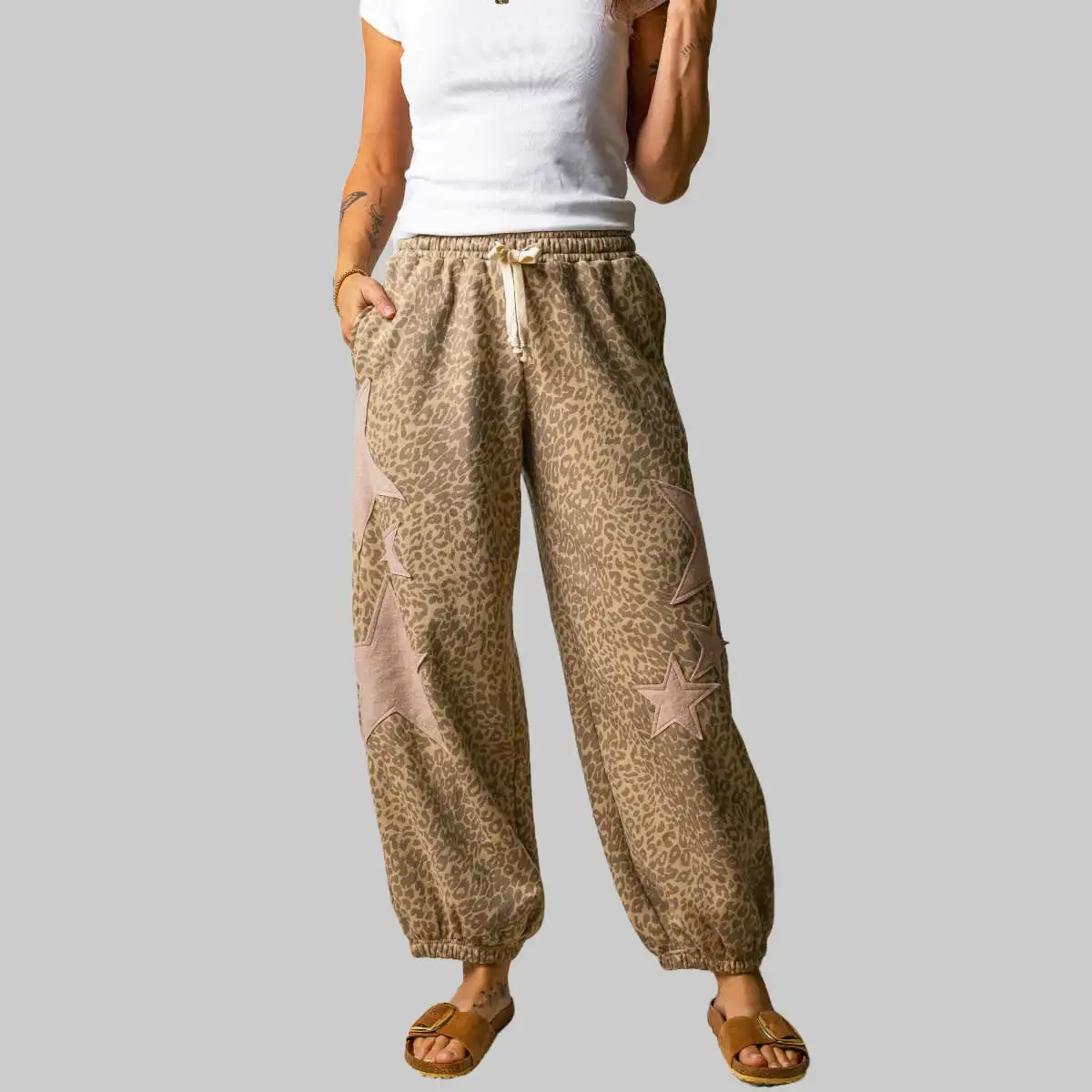 S-4X Plus Size Khaki Pink Leopard Print Jogger Pants, Star Patched Drawstring Elastic Waist Sweatpants, 100% Polyester Super Stretchy Fabric, Casual Loungewear Streetwear Joggers,Khaki Leopard Print Star Patched Drawstring Elastic Waist Jogger Pants