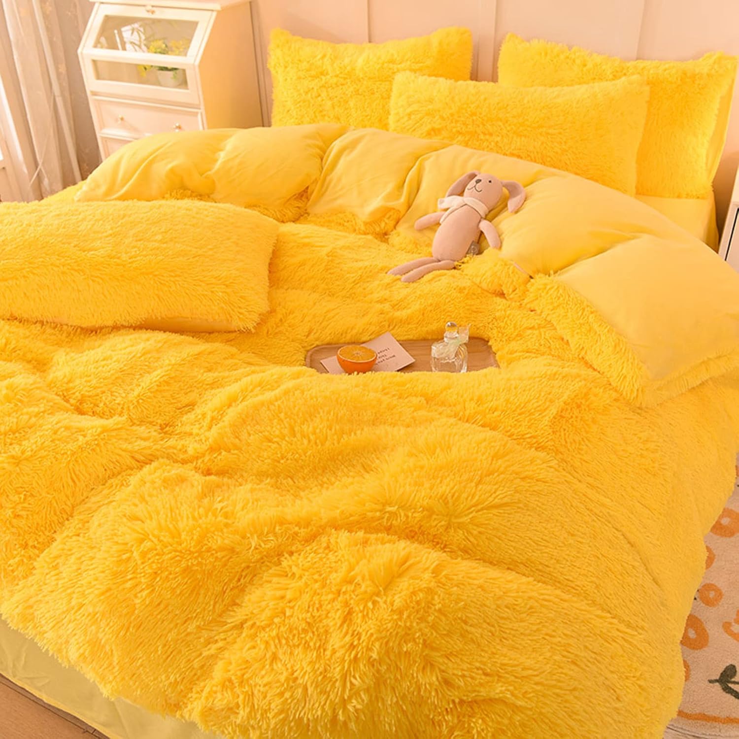 Luxury Plush Faux Fur Duvet Cover Set – 4 Pieces (1 Duvet Cover, 1 Heart Accent Pillow, 2 Furry Pillow Shams), Ultra Soft & Cozy Warm Bedding