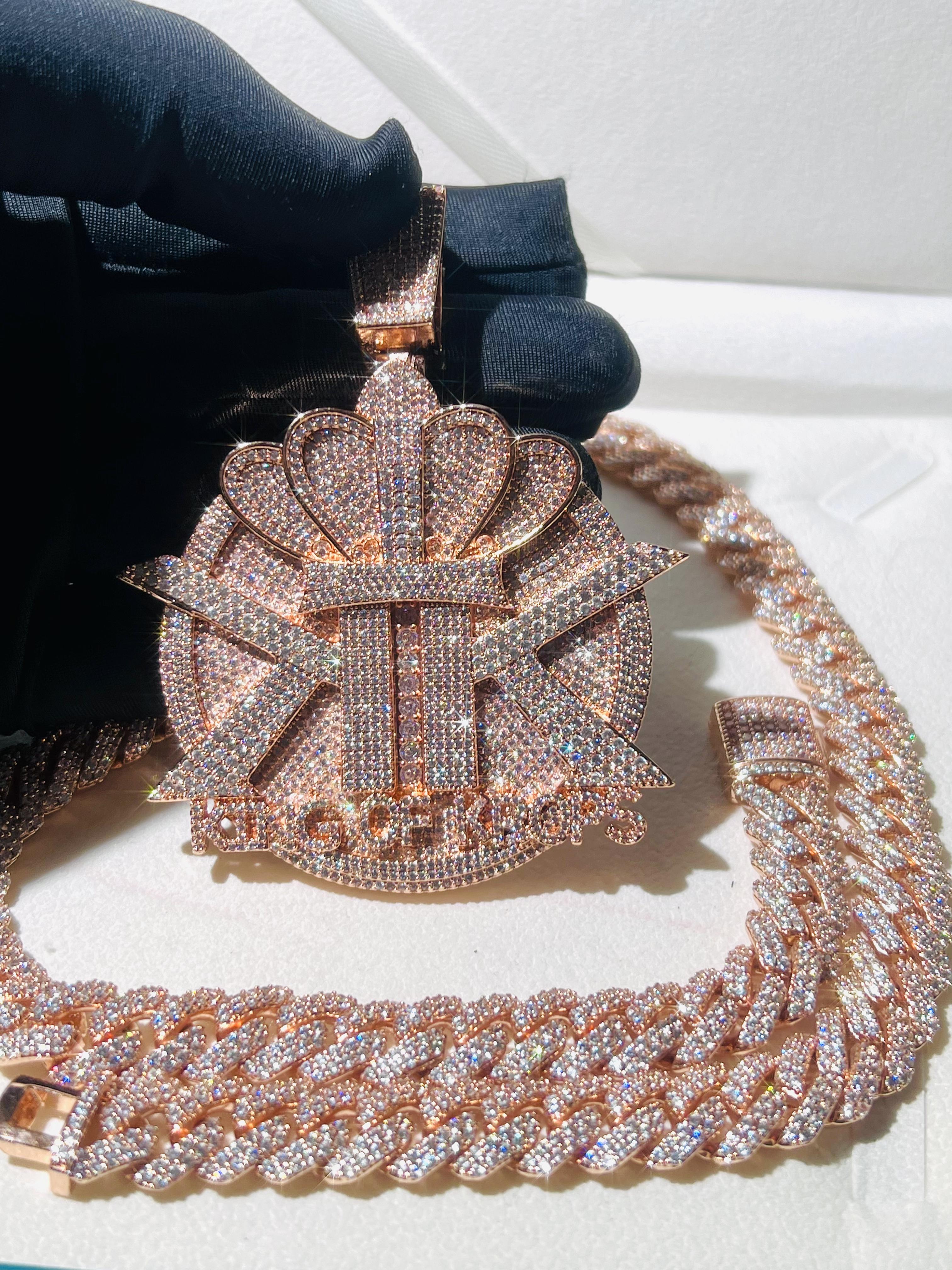 Newly designed custom KK pendant 3D crown KK custom logo iced silicone pendant, high-quality electroplated sparkling crown pendant, street hip-hop culture jewelry pendant, Valentine's Day, Father's Day, Mother's Day premium hip-hop gift ...