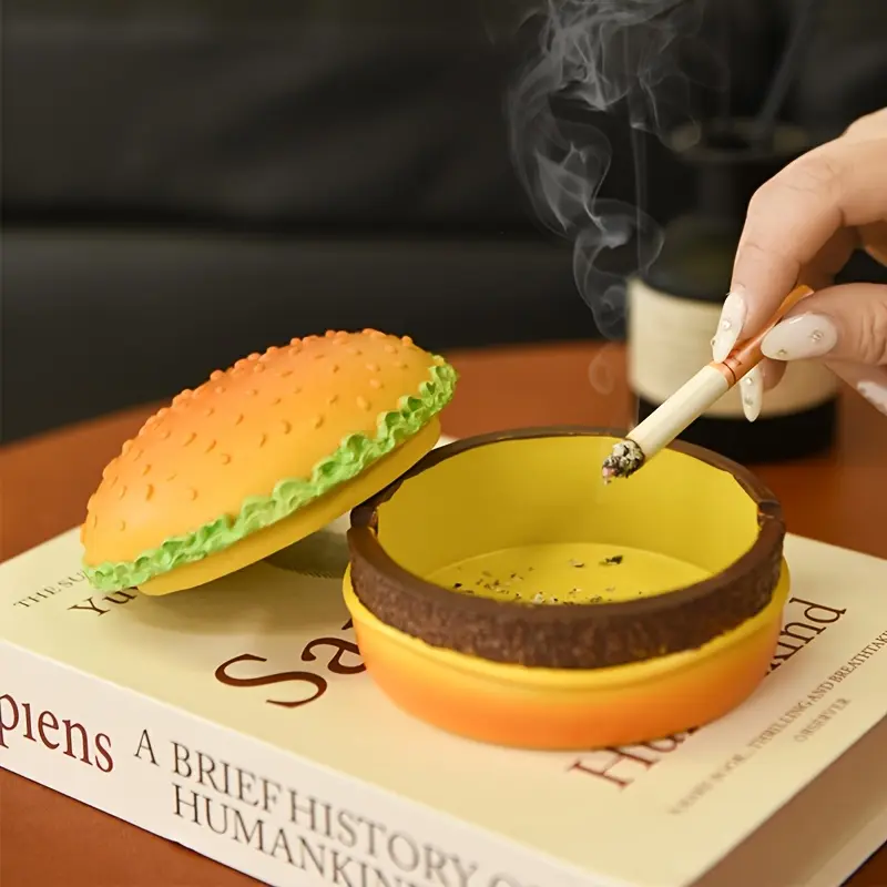 1PC Hamburger Shaped Ashtray, Realistic Burger Replica with Bun Lettuce Tomato Design, Windproof Resin Ash Tray for Home Office Man Cave, Novelty Gift for Dad Boyfriend Smokers