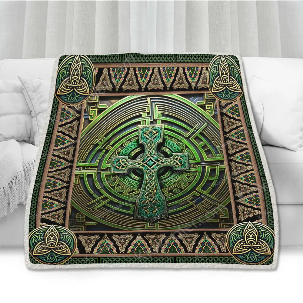 Irish Celtic Cross A Celtic Symbol of Love Blanket, Celtic Decor, Celtic Lovers Gift, Pattern On Green Sofa Throw Blanket Comfort Warmth Soft Blanket Fleece Blanket, Sherpa Blanket