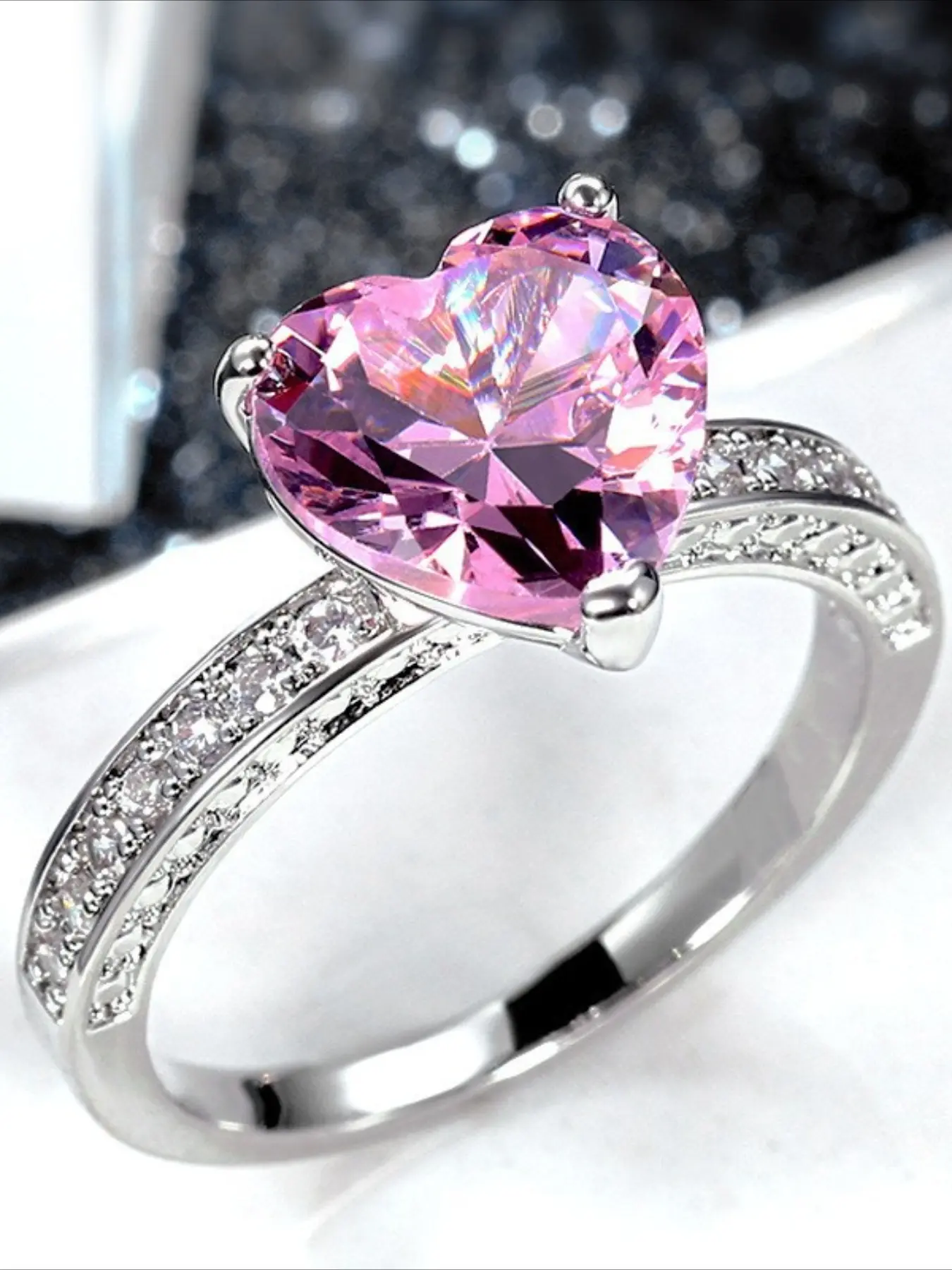 Heart Shaped Zircon Ring for Women, Elegant Engagement Jewelry, Sparkling Rhinestone Design, Perfect Gift for Her, Fashion Heart Rings, Engagement Promise Ring, Elegant Glittering Ring