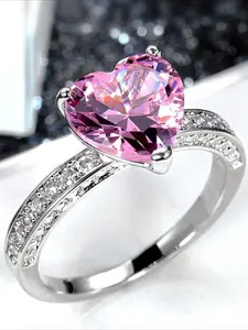 Heart Shaped Zircon Ring for Women, Elegant Engagement Jewelry, Sparkling Rhinestone Design, Perfect Gift for Her, Fashion Heart Rings
