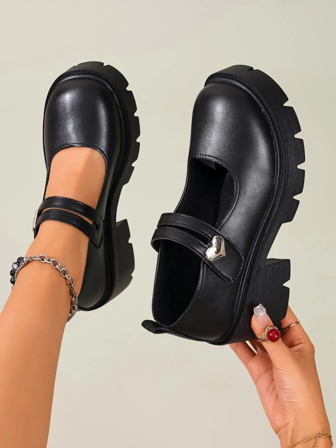 Women's Thick Sole Heart Buckle Round Toe Mary Jane Walking Shoes, Stylish Classy Fashion Outdoor Versatile Style, Perfect for Daily and Campus Wear Footwear
