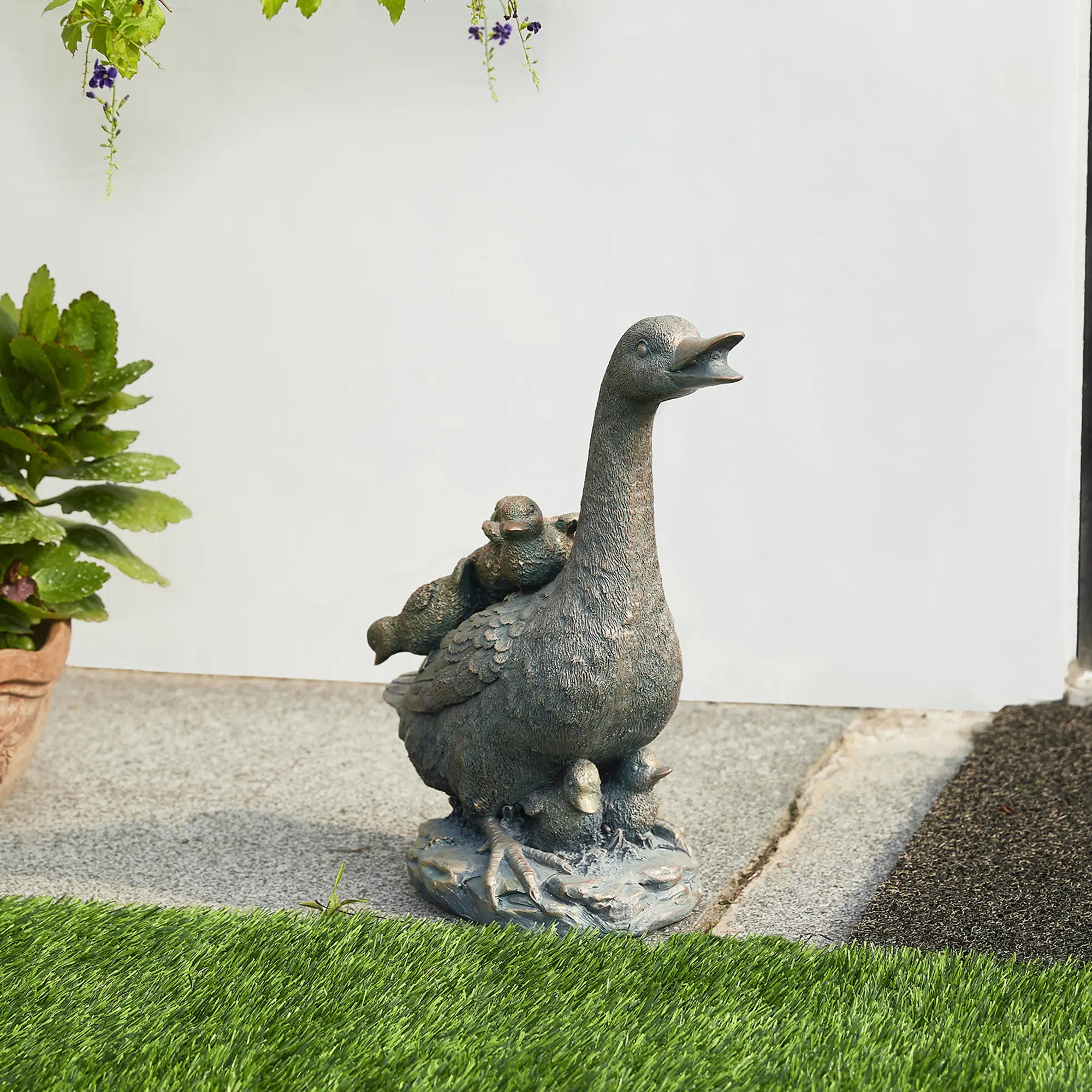 Glitzhome 15"H Resin Faux Bronze Duck Garden Statue