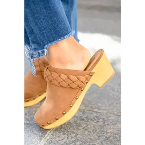 Taylor Braided Clogs In Brown