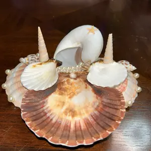 Seashell Jewelry Holder with Pearl Accents and Starfish Decorations for Coastal Decor
