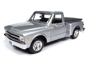 1968 Chevrolet C10 Pickup Stepside – Silver Diecast 1:18 Scale Model - Auto World AW324