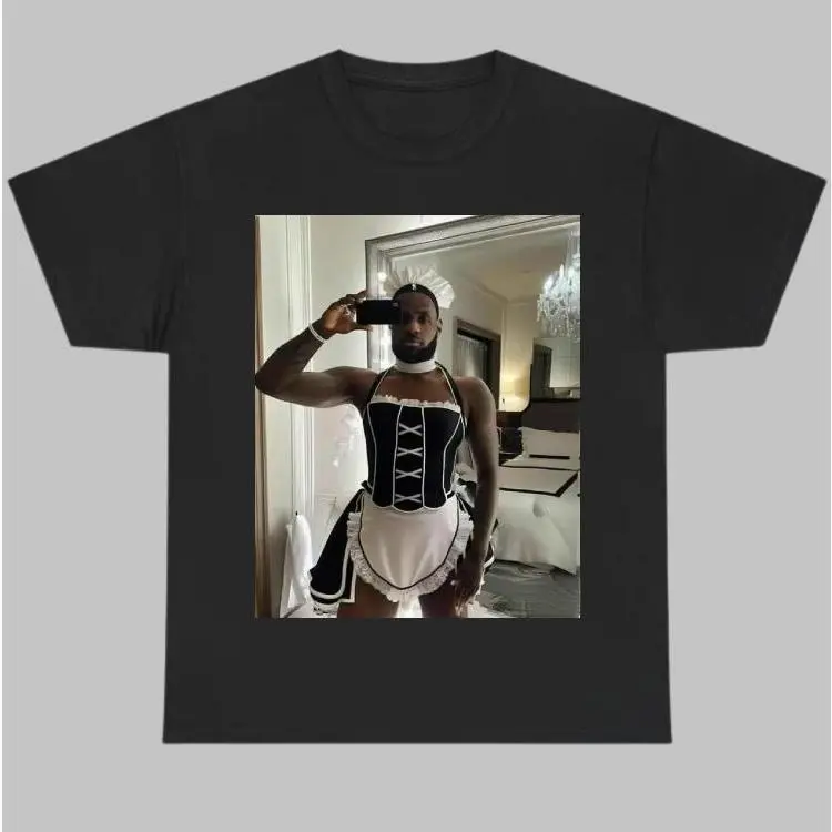 Unisex Relaxed Fit Graphic T-Shirt, Funny LeBron James Maid Selfie Print - Streetwear Short-Sleeve Round Neck Soft Fabric Top, Shortsleeve, Casual, Menswear, Machine Wash, Crew Neck, Sporty Chic, 2Xl, 3Xl, Football Fashion, Love