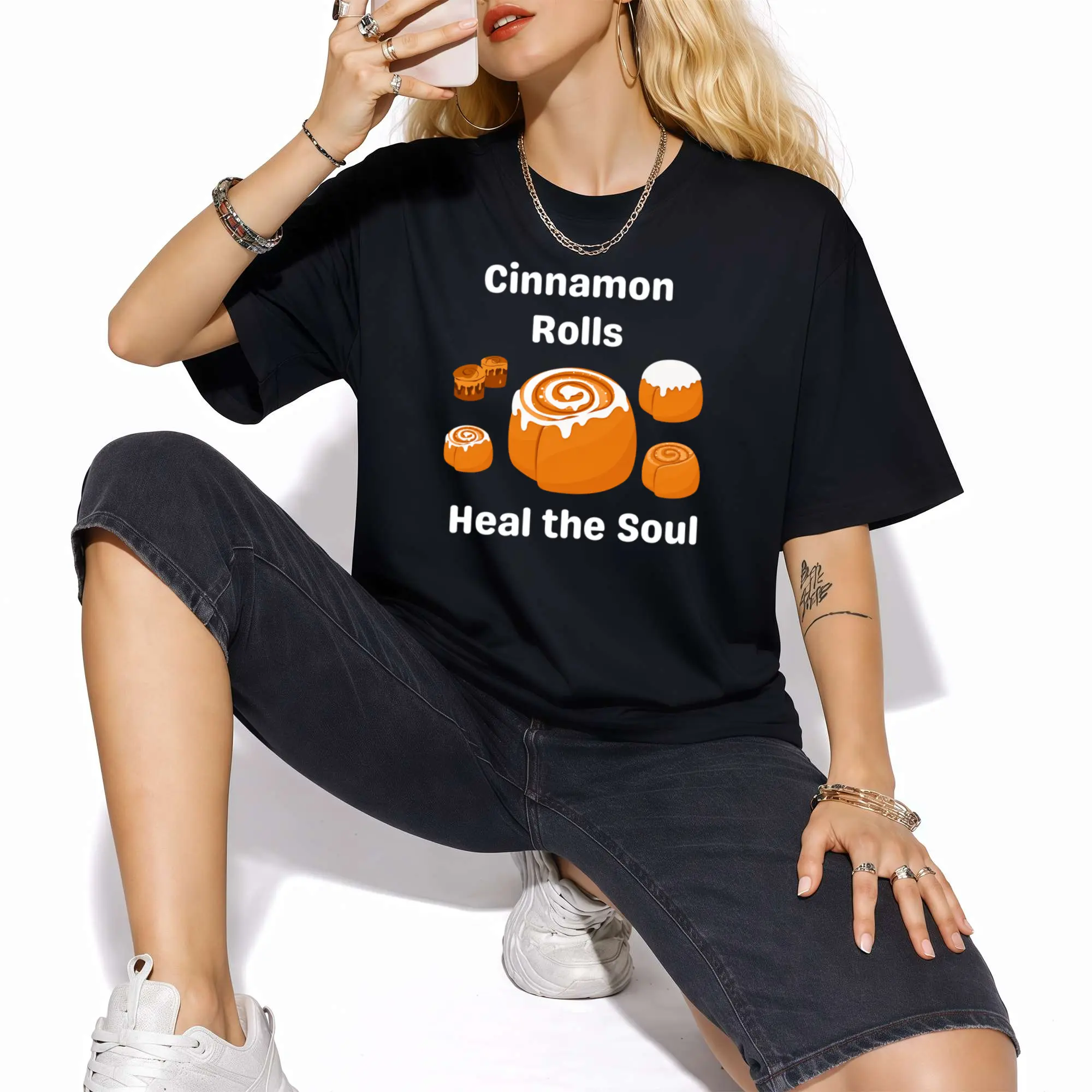 Men'S & Women'S Cinnamon Rolls Heal the Soul Foodie Brunch Pastry Chef Baker T-Shirt - Vintage Graphic Print with Cinnamon Rolls & "Cinnamon, Sugar & Love" Design for Baking Enthusiasts & Casual Wear