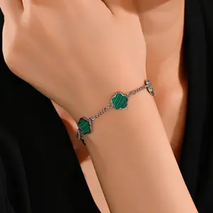 Five-Leaf Clover Bracelet - Stylish, Elegant & Vintage Stainless Steel Ladies' Bracelet, Perfect for Anniversary, Birthday, Christmas Gifts, and Suitable for Wearing on All Occasions
