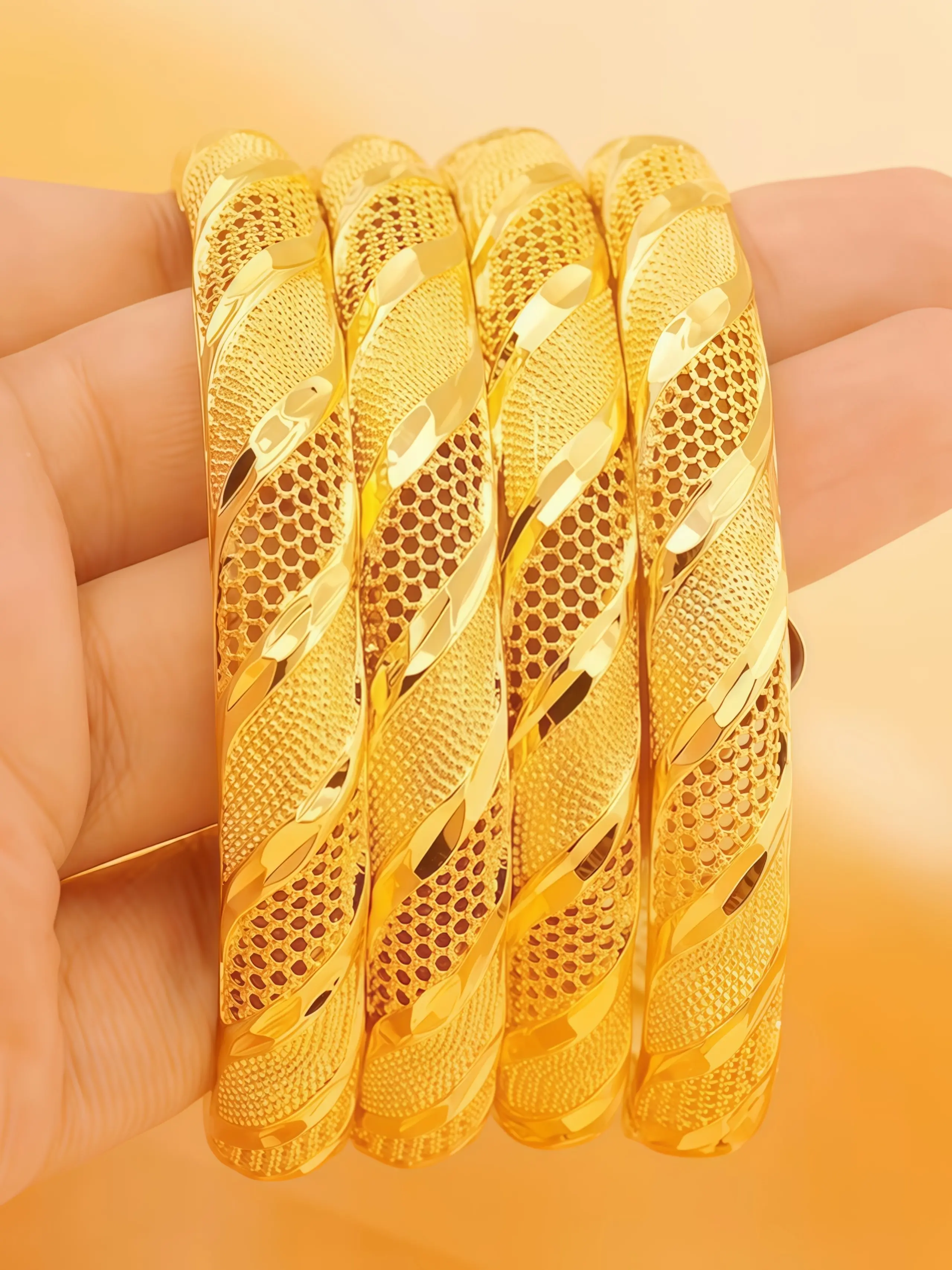 Twisted bracelet, tennis bracelets, copper plated 24K gold bracelets, Exquisite bracelet, Pretty bracelet, women's weddings, gifts for girlfriends, Valentine's Day, Mother's Day, Trendy Bracelet, Fashion Wrist Jewelry, Trendy Bangle, Bracelets Bangles
