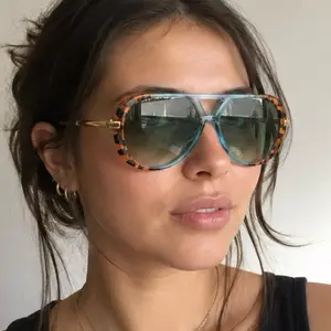 Vintage Y2K Oversized Tortoise-Frame Sunglasses with Blue Tint, Retro Shades