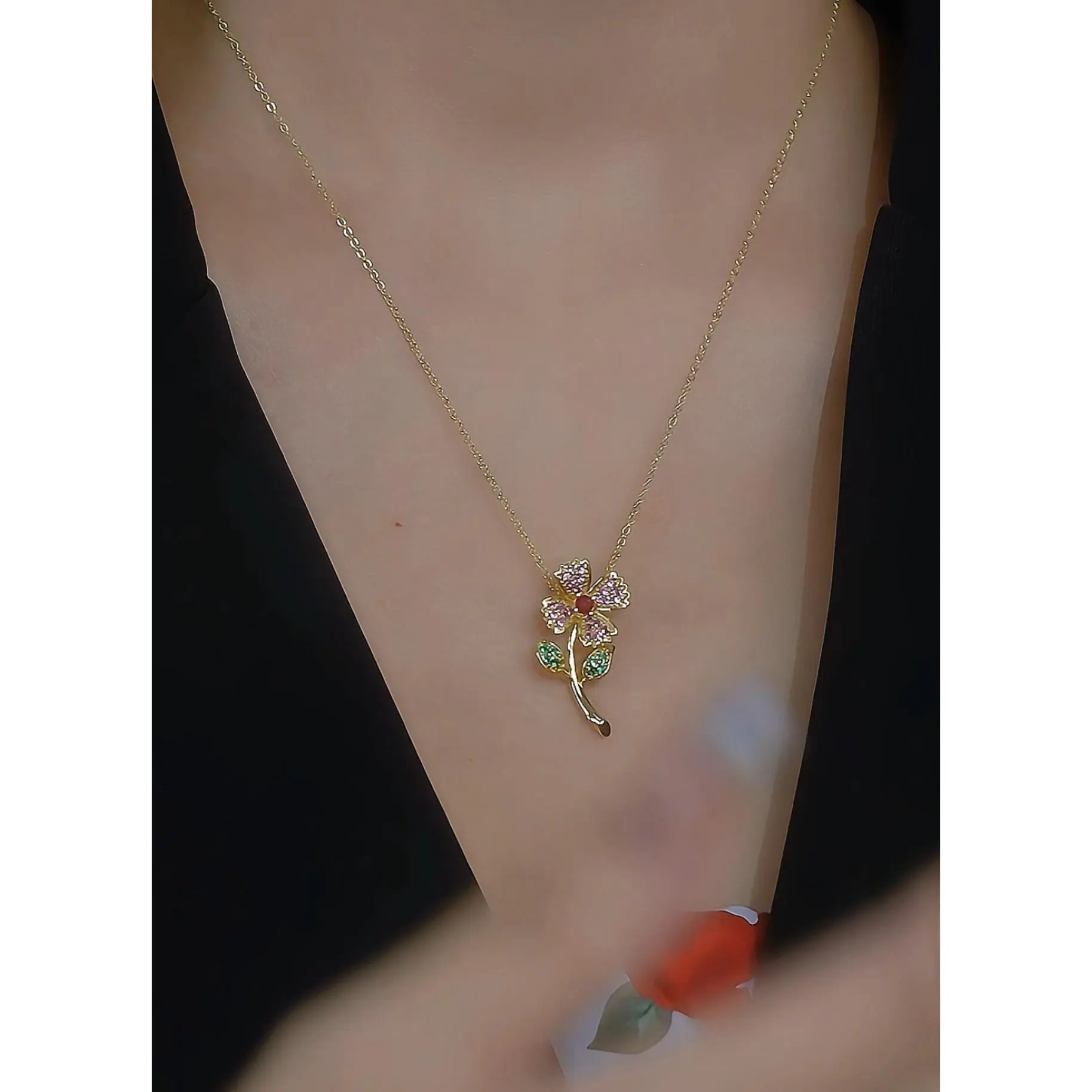 Minimalist Lily Flower Necklace with a Colorful Zircon Pendant, Dainty Plated Alloy Jewelry for Women, Elegant Gift, Lily Flower Necklaces