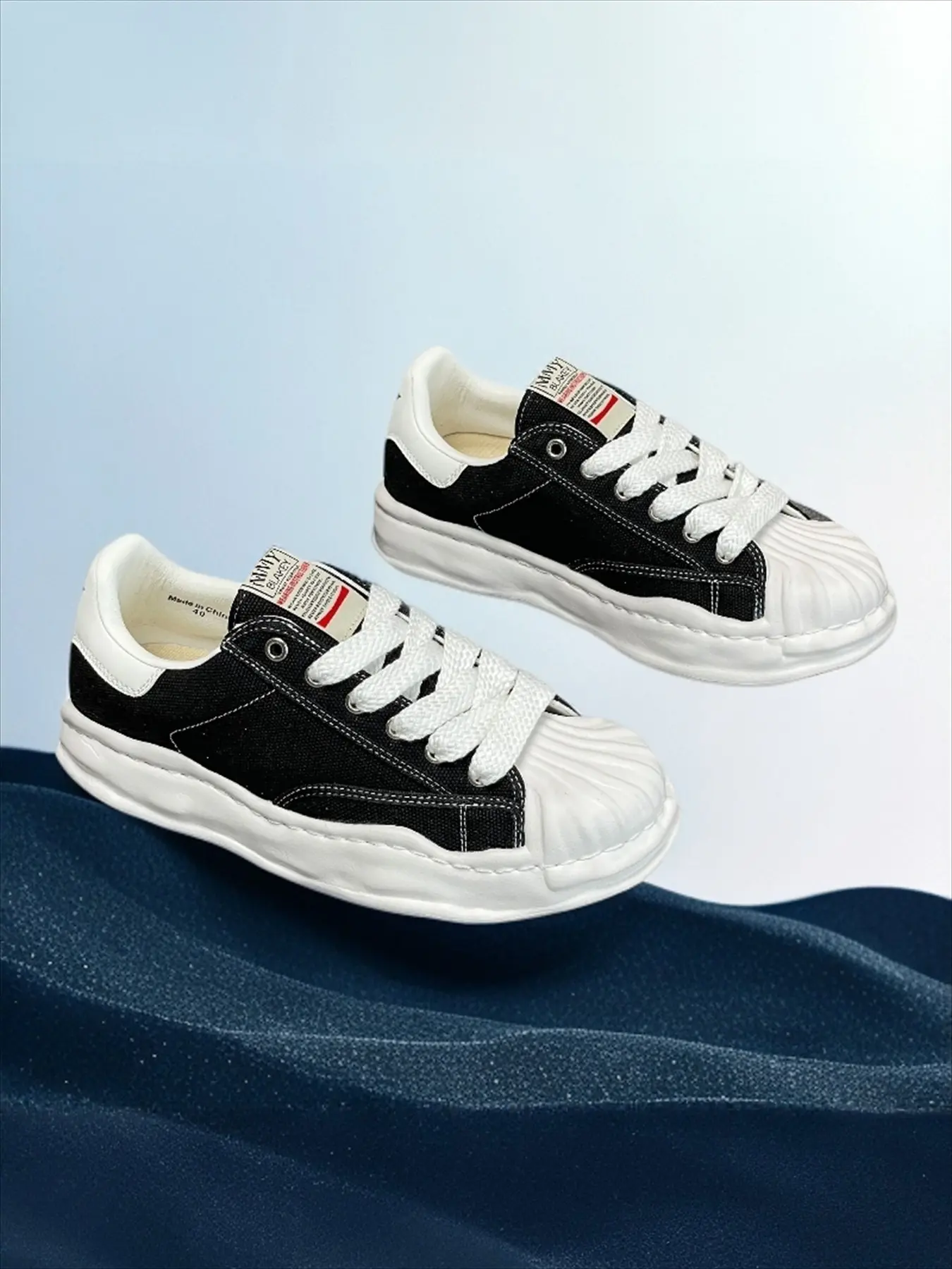 Unisex Sports Couple Shoes High Version Skateboard Sneakers Canvas Versatile Casual Shoes for Men and Women