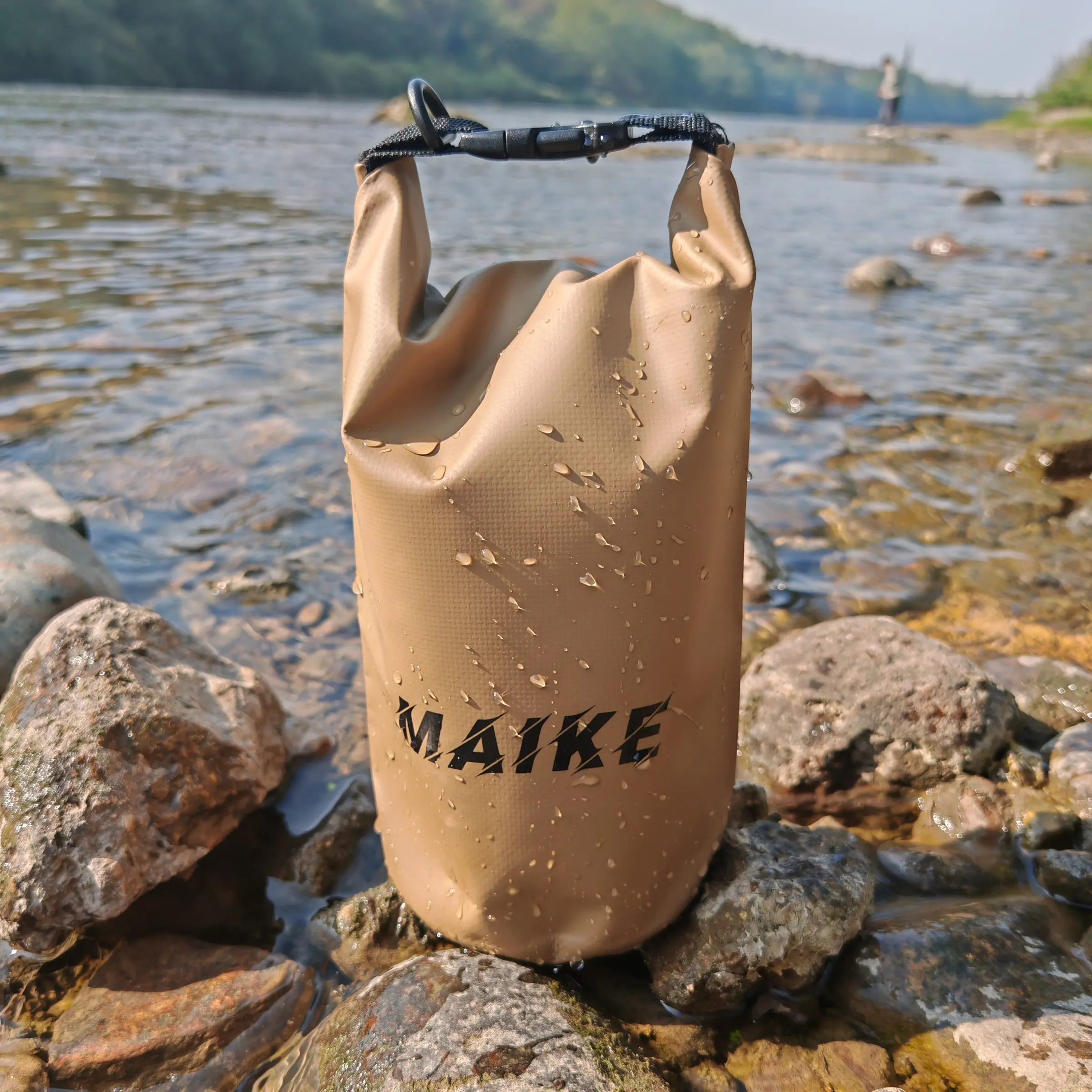 Mike 2L Waterproof Shoulder Bag with Three-Color Shoulder Strap, Available in Multiple Colors, Outdoor Beach Floating Dry Bags Waterproof Bag, Surfing Waterproof Bag, Boating Accessory