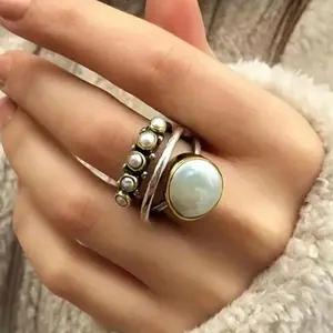 1pc Retro Bohemian two - tone multi - layer imitation pearl ring, a fashion accessory suitable for women, contains synthetic zircon, has a copper base and a white stone center, and is suitable for both daily and formal occasions. It is a retro jewelry.