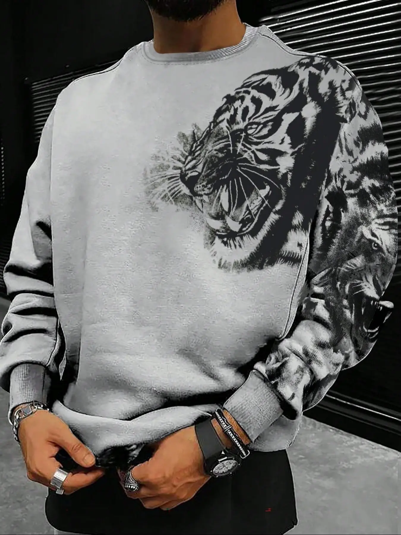 Men's Casual Loose-Fit Round Neck Sweatshirt, Street Style Animal Print Pullover, Fashionable Fall & Winter Wear, Ideal for Daily Outdoor Activities