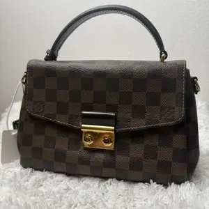 Pre-owned Louis Vuitton LambSkin Clutches & Wristlets Croisette bag