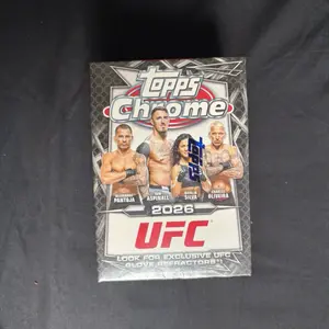 Topps Chrome UFC 2026 Blaster, 4 Cards per Pack, 6 Packs per Box, 24 Cards per pack, Look for SP Helix and Hidden Gem Inserts!