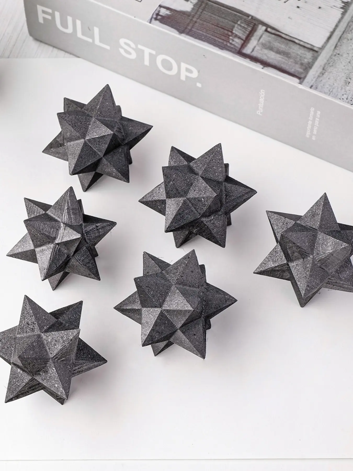 Shungite Crystal Star Shaped Ornament, Unique Design, 1 Count Natural Shungite Crystal Melkaba Pentagram Quartz Healing Stone with Healing Properties, Chakra Reiki for Home Decor and Crafts, Crystal Decorations, Crystal Ornaments