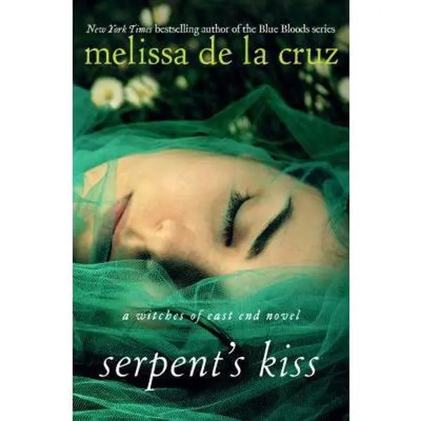 USED Book - Serpent's Kiss: A Witches of East End Novel by Melissa de la Cruz (Hardcover) - english