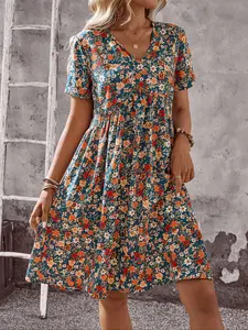 Luxury Elegant Floral Print Dress, Round Neck Short Sleeve, Fitted Summer Fashion, Moderate Fabric, All Seasons Wear