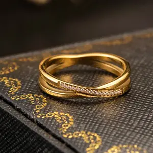 Elegant 18K Gold Cubic Zirconia Cross Ring for Women Fashion