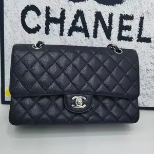 Pre-owned CHANEL Cowhide Shoulder Bags CLASSIC FLAP Saiz Sederhana Hitam Kulit Anak Lembu Berbutir Jahitan Diamond