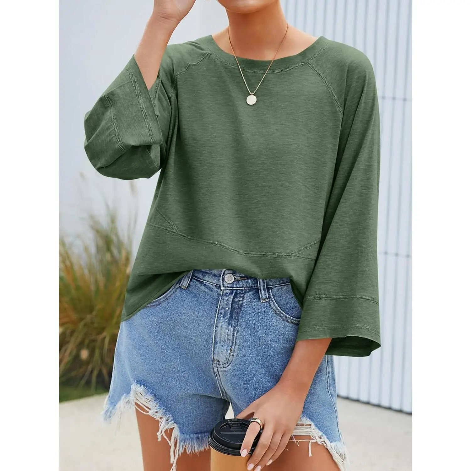 Women's Minimalist 3/4 Batwing Sleeve Round Neck Loose-Fitting Flowy Casual T-Shirt Blouse Top for Fall, Batwing Sleeve Women's T-Shirts, 3/4 Sleeve, Casual Top