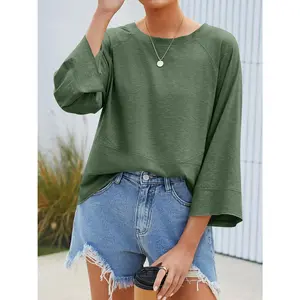 Women's Minimalist 3/4 Batwing Sleeve Basic Round Neck, Loose-Fitting, Flowy Casual T-Shirt Blouse Top for Fall