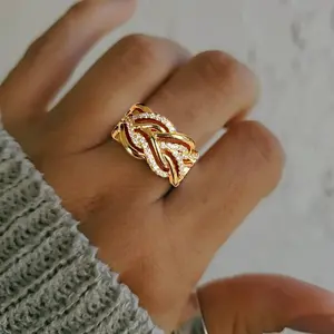 Fashionable Golden Hollow Geometric Micro-set Synthetic Zirconia Twisted Ring for Ladies, Suitable for Engagement, Wedding, Wedding Party, Commitment, Wide Ring Jewelry Gift.