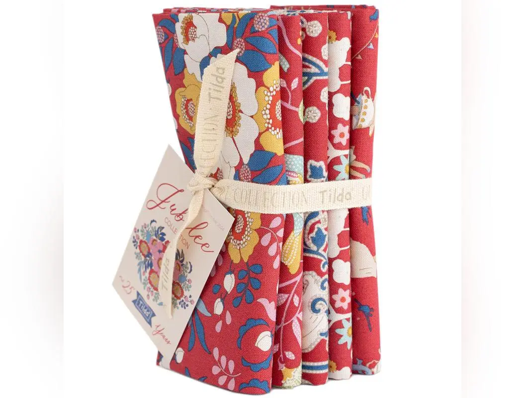 Jubilee | Fat Quarter Bundle - Red by Tone Finnanger for Tilda Fabrics | TIL300182 | 5 pcs
