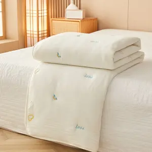 1pc Ultra-Soft seersucker summer Blanket - Lightweight and Breathable summer Quilt, Suitable for Hot Sleepers, Made of High-Quality Polyester Fabric Filling, Machine Washable, Suitable for Bedrooms, Hotels, Guest Rooms, And More