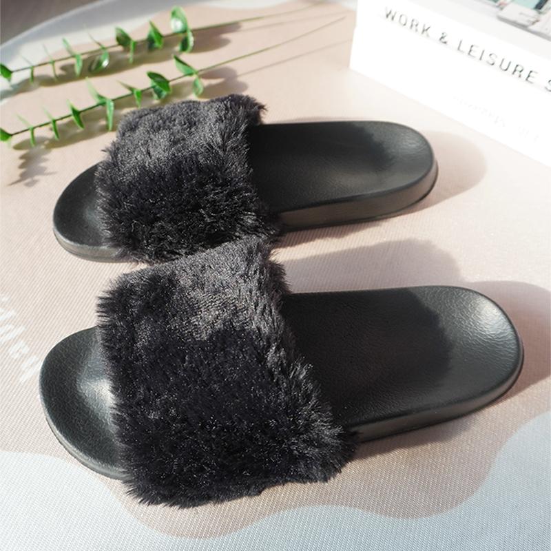 Women's Fuzzy Flip Flops Open Toe Memory Foam House Slides Casual Flat Slippers for Indoor & Outdoor Use Cork Footbed Anti-Slip Cashmere Faux Fur Material