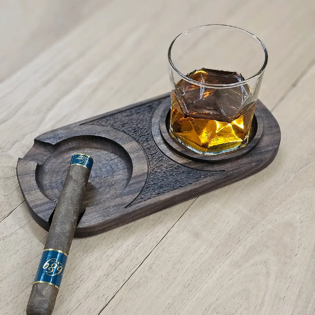 1689 Ashtray