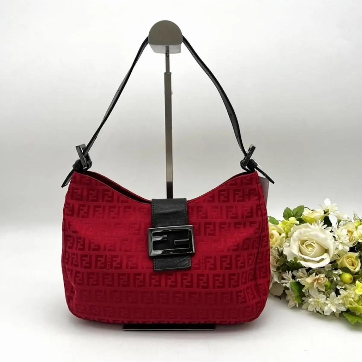 Pre-owned FENDI As Shown Shoulder Bags Red Zucca Canvas Spy Lock / Shoulder Bag B07247DR5T