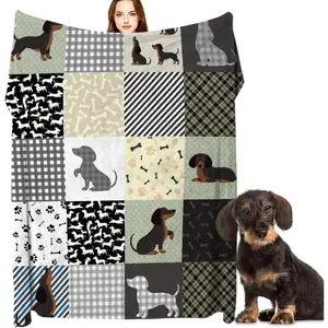 Dachshund Blanket, Daschund Gifts for Women, Cute Wiener Dog Throw Blanket for Girls Boys, Dachshund Fleece Flannel Lightweight Blanket for Puppy Dog Lovers, Dachshund Decor, for Men Women Adults Teen Boys Girls