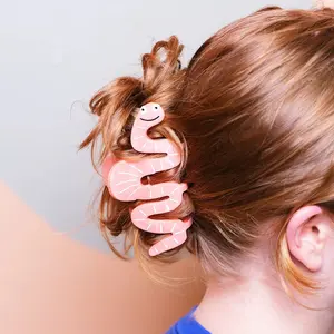 Cute Plastic Worm Hair Claw Clip, Fashionable Women's Shark Jaw Clips, Ponytail Claw Clip, Stylish and Durable Accessory for All Occasions