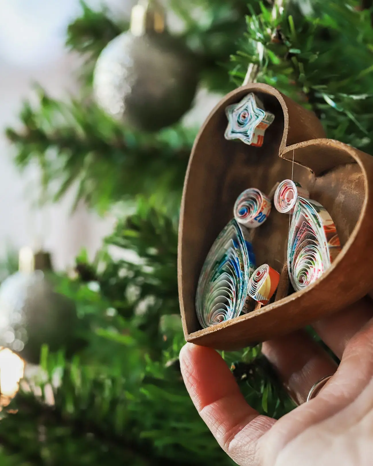 Nativity (Heart) Ornament, Handmade Nativity Christmas Gift, Unique Cinnamon and Paper Nativity Ornament, Eco-Friendly Nativity Decor